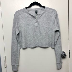 Wild Fable Henley crop top grey
